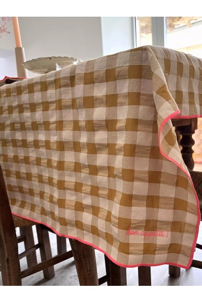 Nappe brodée Moutarde